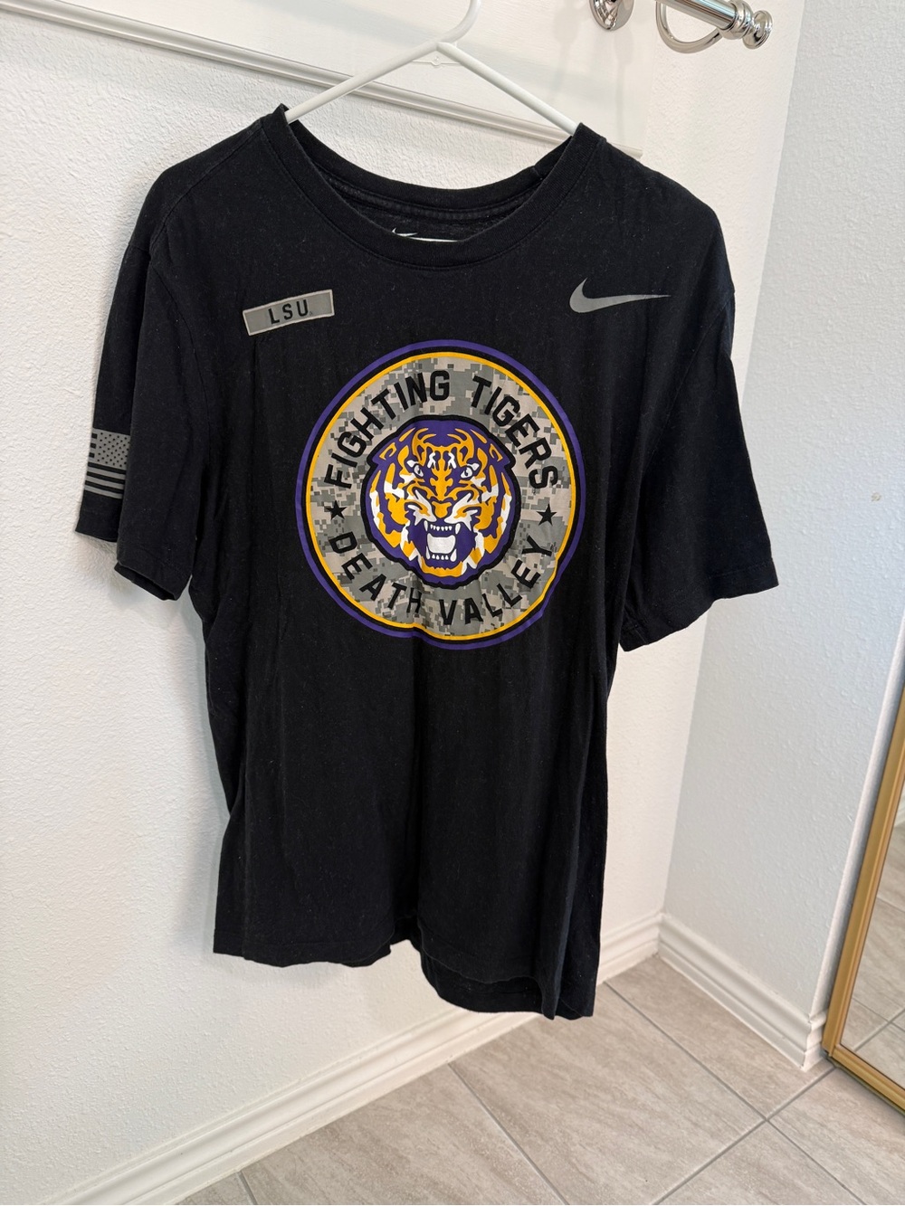 Nike Black Kids' LSU Fighting Tigers Graphic Tee with Purple & Gold Logo